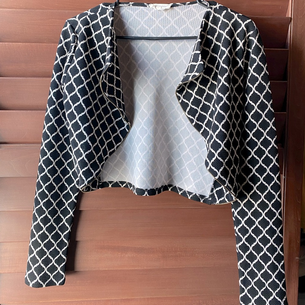 ✨MILEY & MOLLY Black and White Pattern Crop Jacket